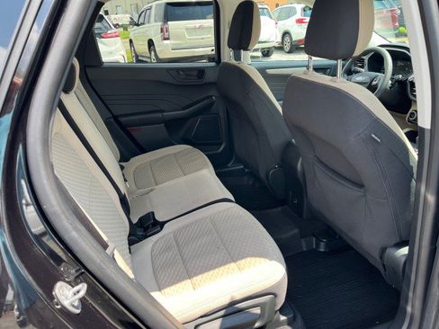 Used 2022 Ford Escape SE FWD image 18