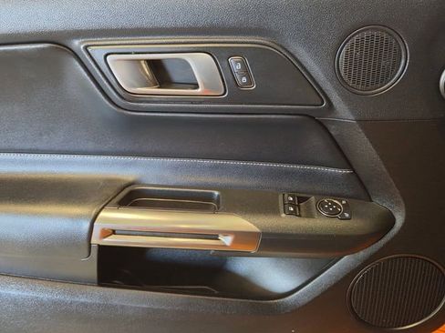 Used 2021 Ford Mustang Shelby GT500 w/ Technology Package RWD image 24