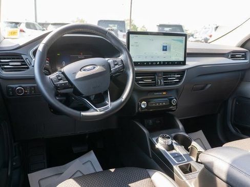 Used 2025 Ford Escape SE FWD image 14