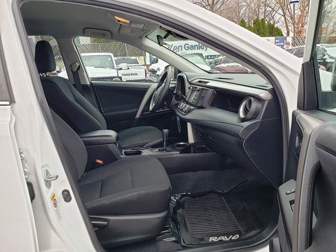 Used 2018 Toyota RAV4 LE image 19