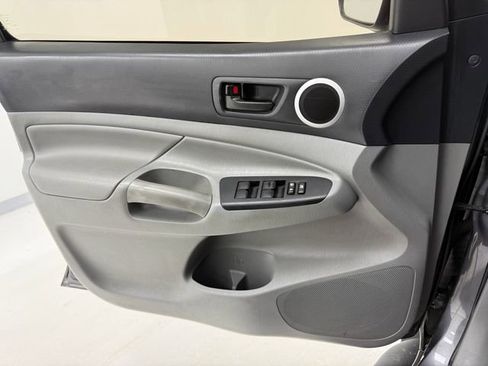 Used 2015 Toyota Tacoma PreRunner w/ SR5 Package image 17