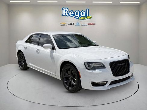Used 2022 Chrysler 300 Touring L RWD image 1