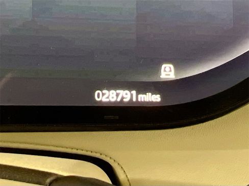 Used 2022 Land Rover Range Rover Long Wheelbase SE image 12