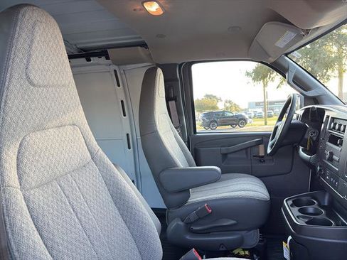 New 2025 Chevrolet Express 2500 w/ Enhanced Convenience Package RWD image 9