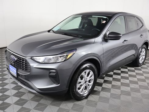 Used 2025 Ford Escape Active image 10