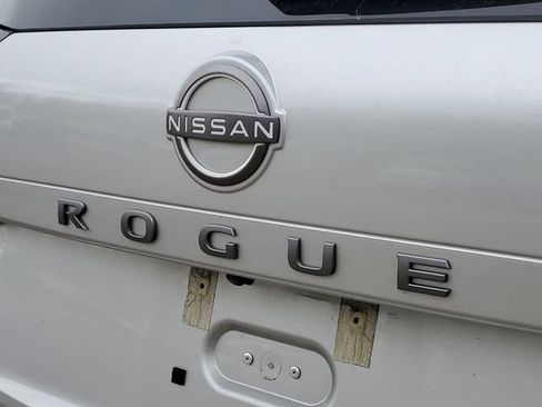 Used 2025 Nissan Rogue SV AWD/4WD image 6