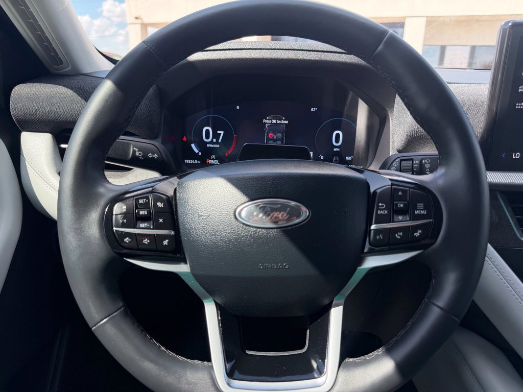 Used 2025 Ford Explorer Platinum w/ Ultimate Package AWD/4WD image 34