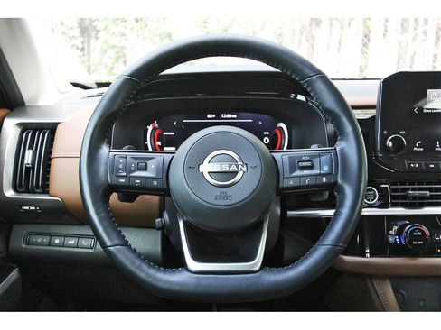 Used 2022 Nissan Pathfinder Platinum w/ Cargo Package image 15