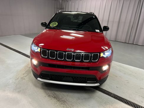 Used 2024 Jeep Compass Limited image 2