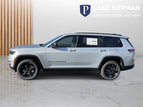 New 2025 Jeep Grand Cherokee L Altitude image 6