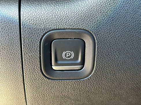 Used 2024 Chevrolet Silverado 1500 Custom Trail Boss image 29