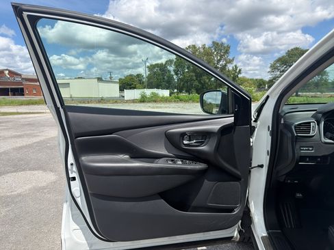 Certified 2024 Nissan Murano SV w/ SV Midnight Edition Package FWD image 9