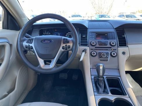 Used 2014 Ford Taurus SE image 11