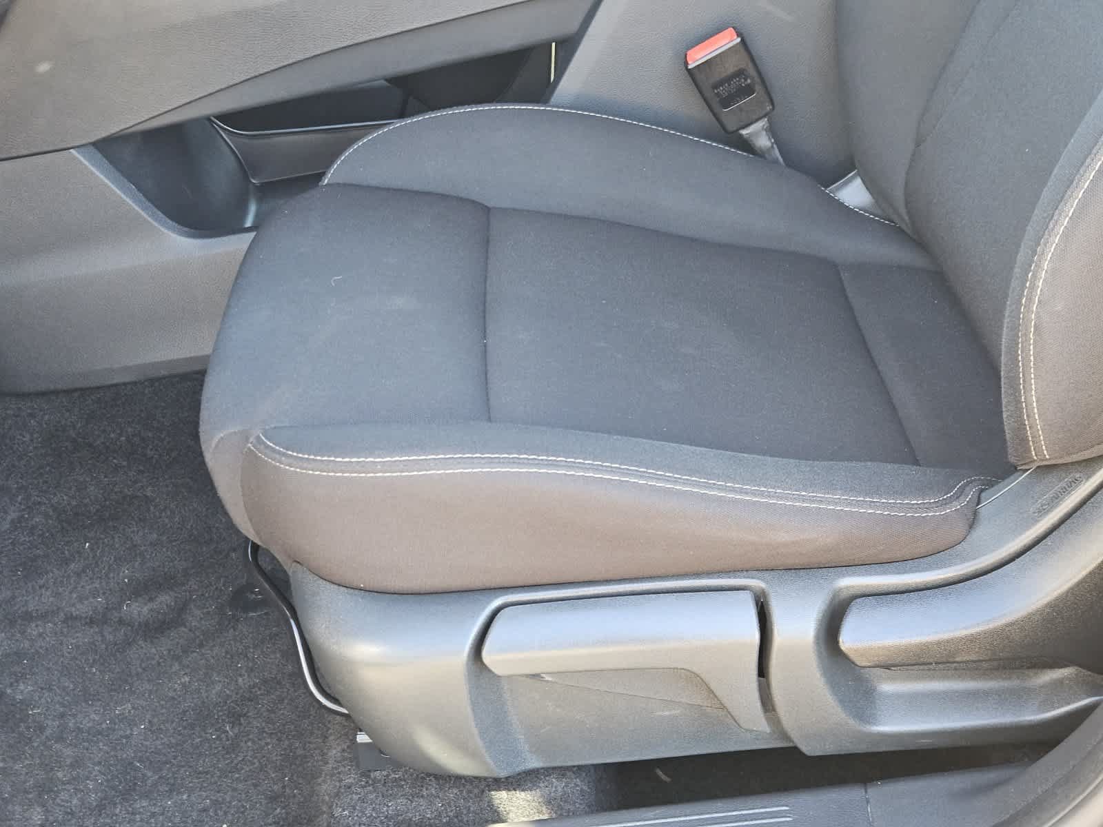 Used 2024 Nissan Rogue S FWD image 23