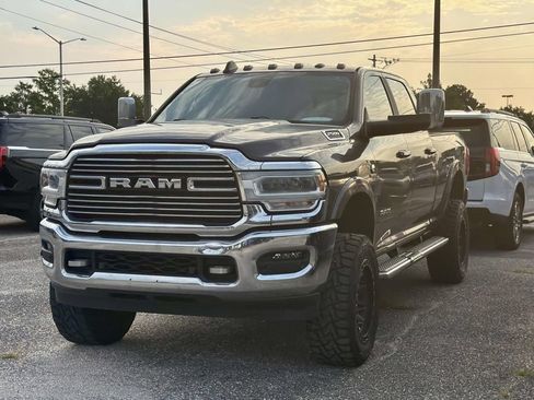 Used 2022 RAM 2500 Laramie AWD/4WD image 1