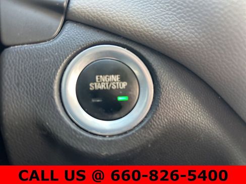 Used 2018 Chevrolet Equinox LT image 13