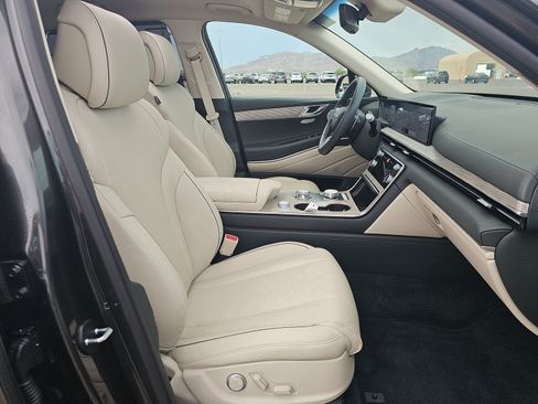 Used 2025 Genesis GV80 2.5T Prestige AWD/4WD image 15