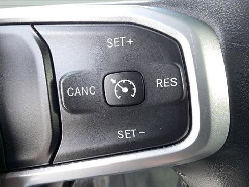 Used 2022 RAM 1500 Big Horn AWD/4WD image 10