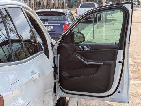 Used 2019 BMW X5 xDrive40i w/ Convenience Package image 11