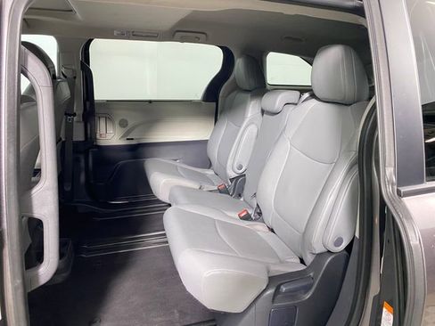 Used 2024 Toyota Sienna XLE image 13