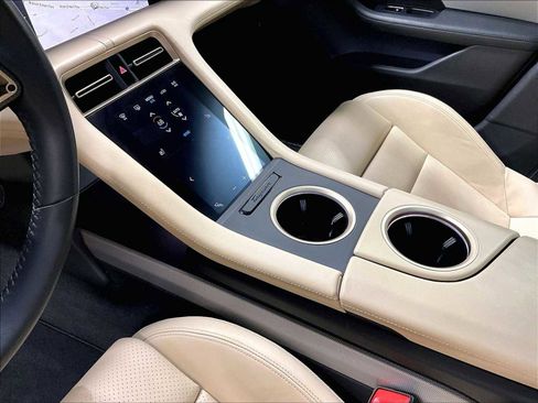 Used 2020 Porsche Taycan Turbo S image 18