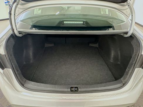 Used 2025 Toyota Corolla LE image 30