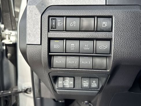 Used 2024 Toyota Tacoma Trailhunter image 18