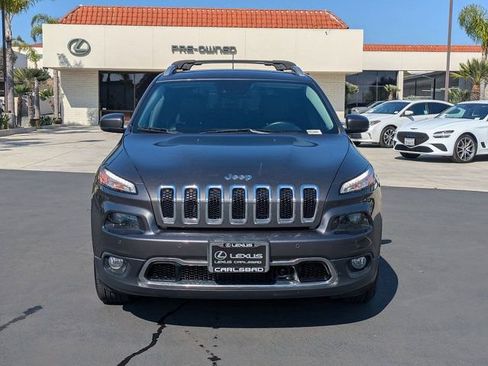 Used 2017 Jeep Cherokee Limited w/ Technology Group FWD image 2