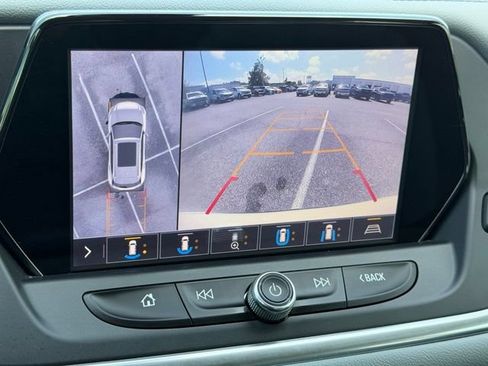 Used 2019 Chevrolet Blazer LT w/ Sound & Technology Package FWD image 24