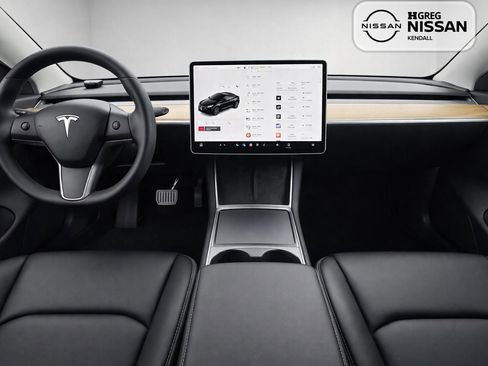 Used 2024 Tesla Model Y 2WD image 7