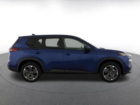 Used 2025 Nissan Rogue SV FWD image 10
