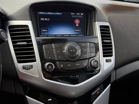 Used 2015 Chevrolet Cruze LT image 6