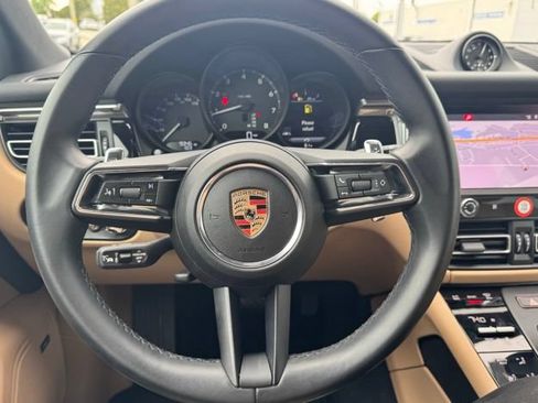 Used 2025 Porsche Macan AWD/4WD image 20
