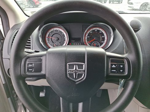 Used 2012 Dodge Grand Caravan SXT image 16