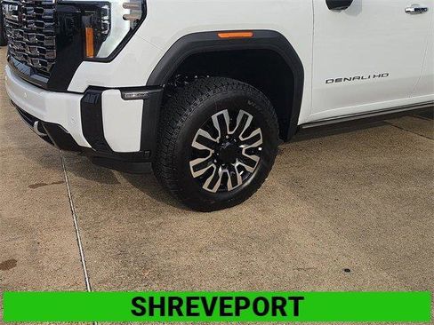 New 2025 GMC Sierra 2500 Denali Ultimate image 4