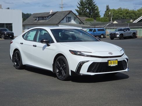 New 2026 Toyota Camry Hybrid w/ Multimedia Upgrade Package AWD/4WD image 2
