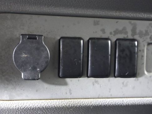Used 2016 Nissan NV 1500 SV RWD image 21