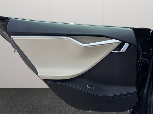 Used 2018 Tesla Model S 100D image 34