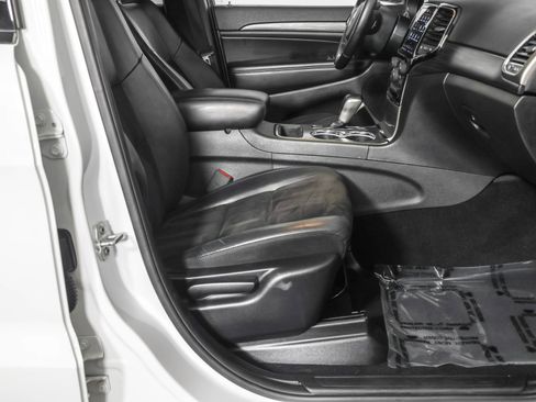 Used 2020 Jeep Grand Cherokee Altitude image 46