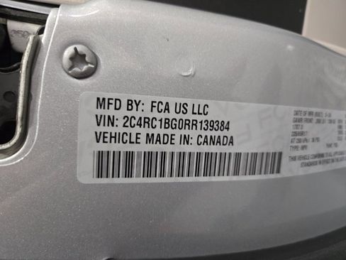 Used 2024 Chrysler Pacifica Touring-L image 35