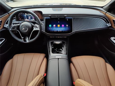 New 2026 Mercedes-Benz E 350 4MATIC Sedan image 10