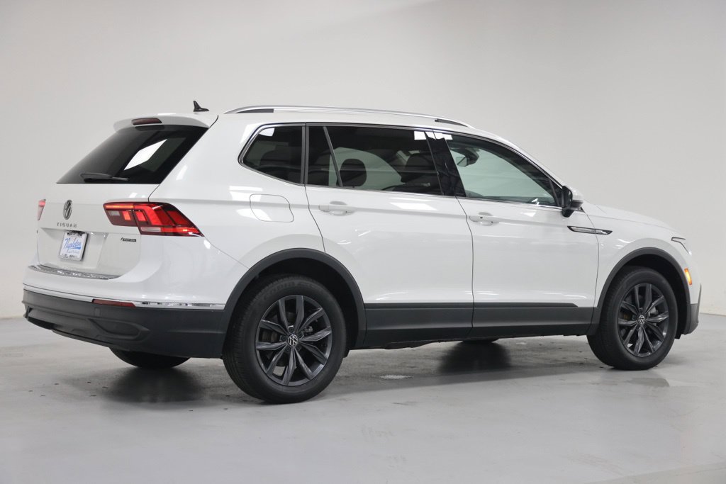 Used 2023 Volkswagen Tiguan SE w/ Panoramic Sunroof Package AWD/4WD image 7