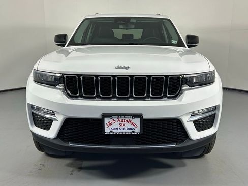 Used 2023 Jeep Grand Cherokee Limited image 2