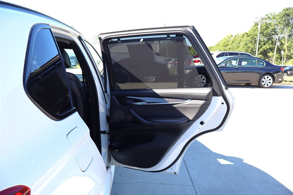 Used 2015 BMW X5 xDrive50i AWD/4WD image 41