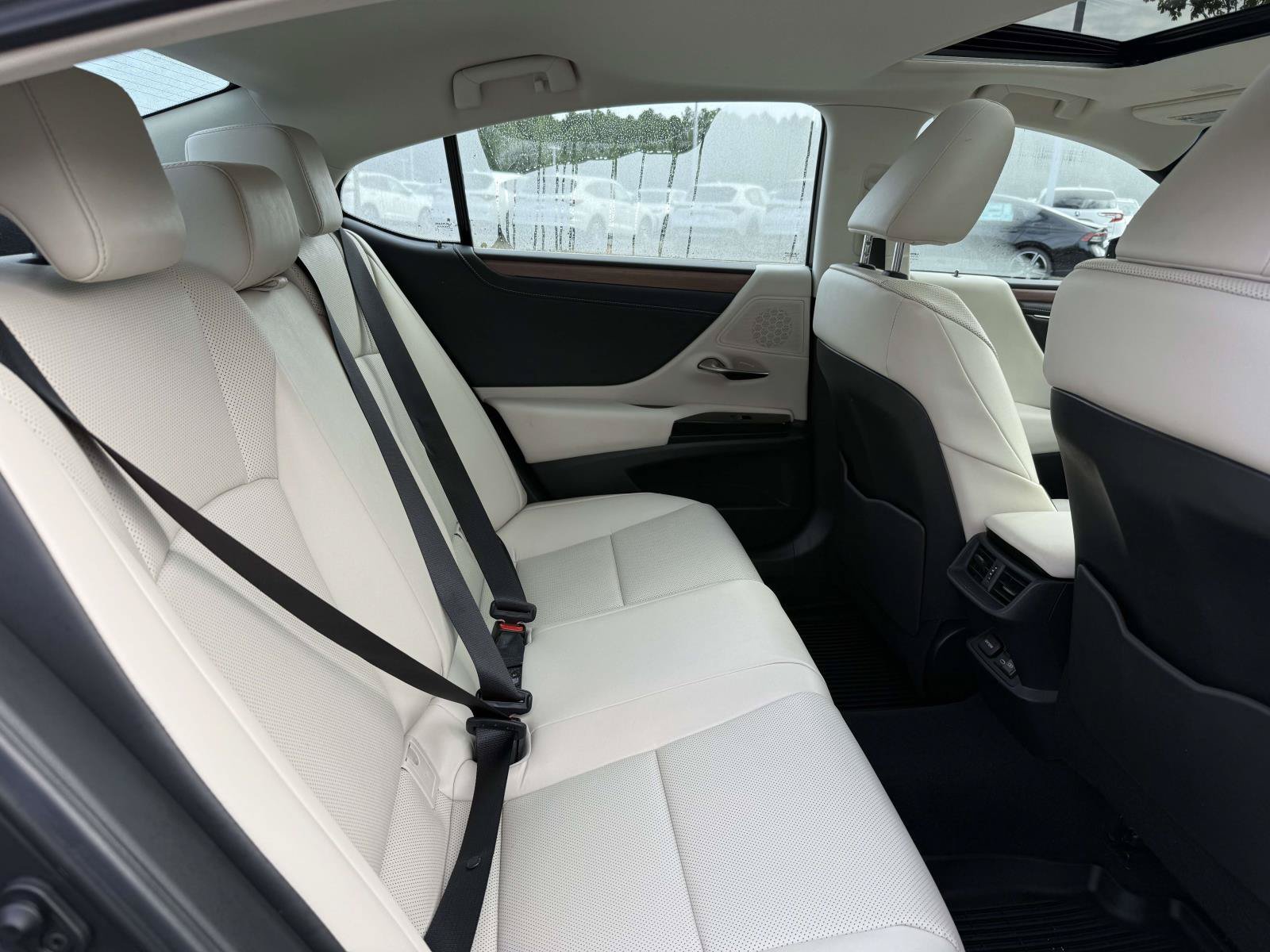 Used 2025 Lexus ES 350 w/ Premium Package FWD image 16