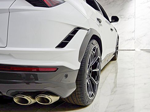 Used 2024 Lamborghini Urus Performante image 17