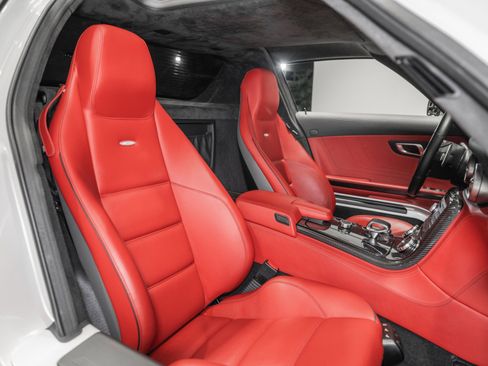 Used 2012 Mercedes-Benz SLS AMG Coupe image 31