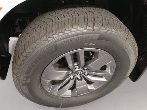 New 2025 Nissan Frontier SV w/ SV Convenience Package image 22
