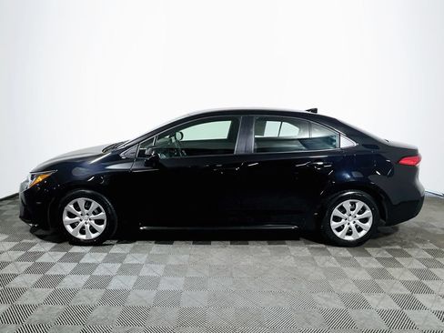 Certified 2025 Toyota Corolla LE FWD image 4
