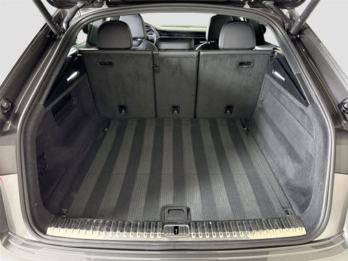 Used 2021 Audi Q8 Premium Plus image 26
